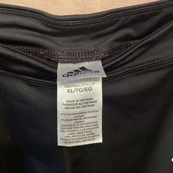 Girls Adidas leggings - Picture 2 of 2